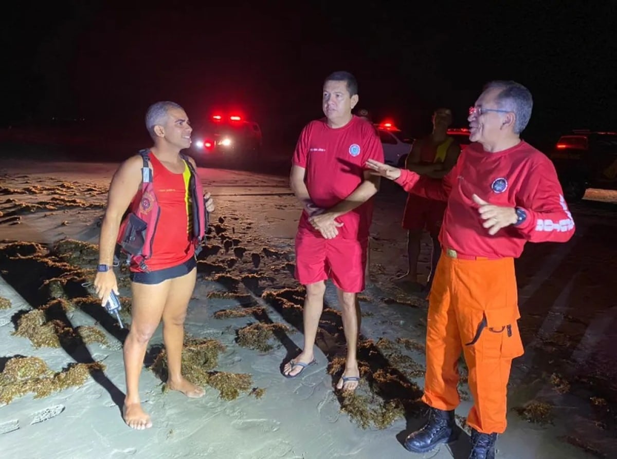 Bombeiro sobrevive após nadar por 21 km no Ceará