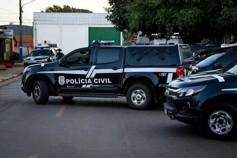 Viaturas policia civil em deslocamento