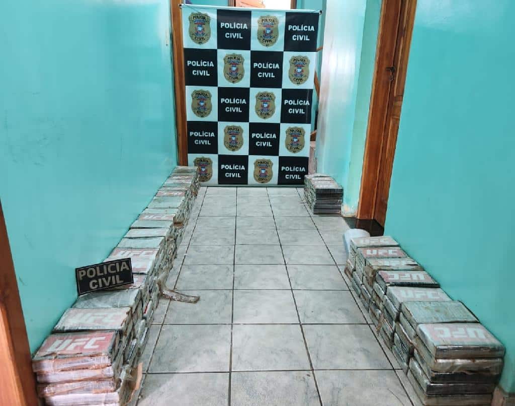 acao policial resulta na apreensao de 160 tabletes de cloridrato de cocaina em veiculo que saiu de tapurah