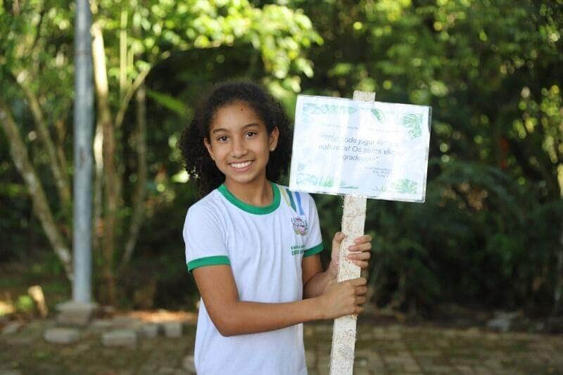 alunos da erico verissimo instalam placas de conscientizacao no parque dos buritis