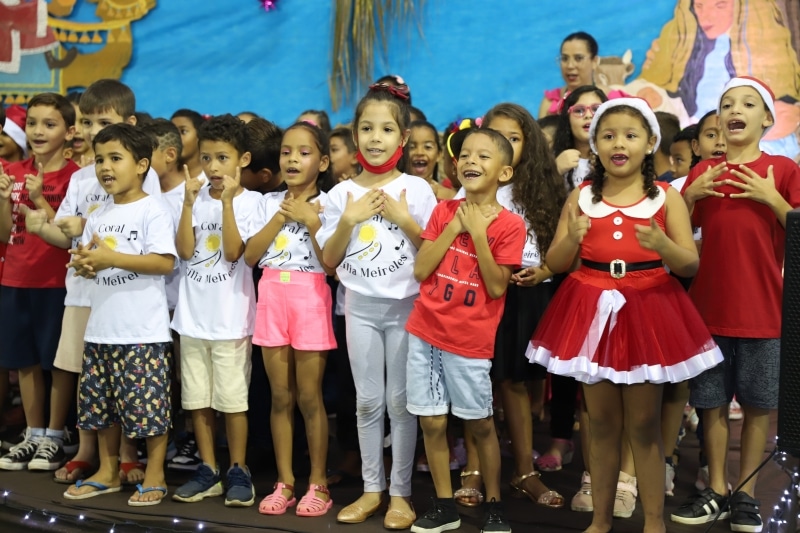cantatas de natal emocionam familias nas escolas de lucas do rio verde