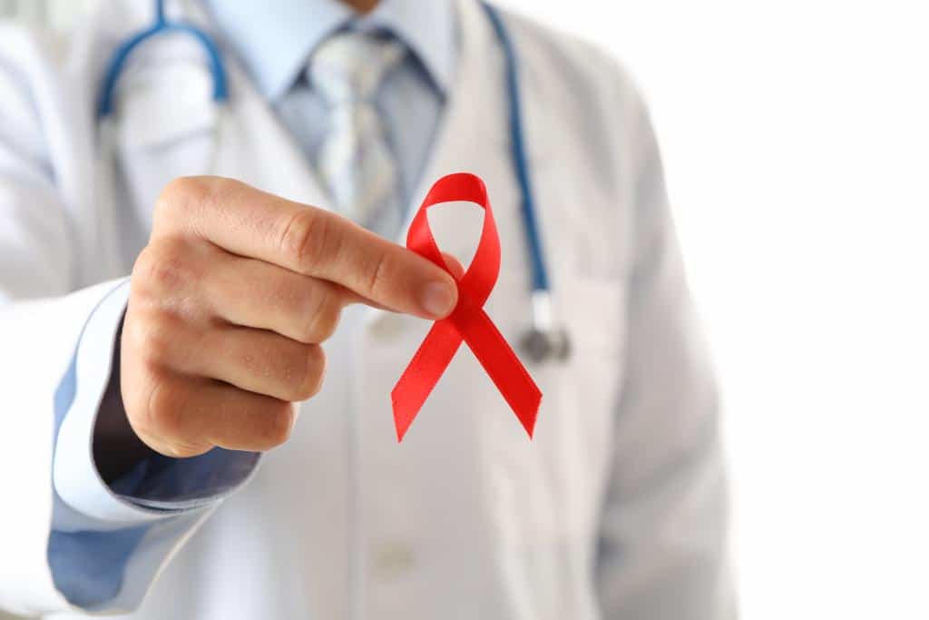 dia internacional de luta contra o hiv e a aids alerta para prevencao e o diagnostico precoce