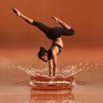 Posturas de yoga que melhoram a força e aumentam a massa muscular