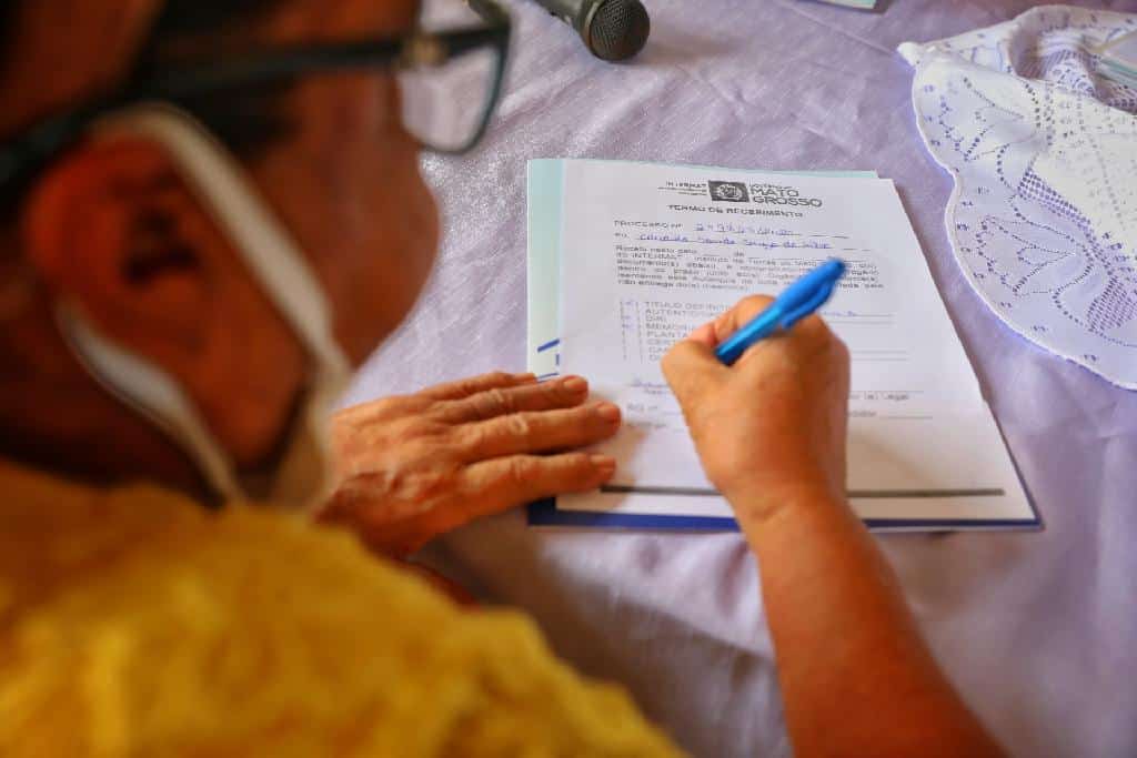 governo de mt entrega 1 500 escrituras definitivas em tangara da serra nesta quarta feira 14