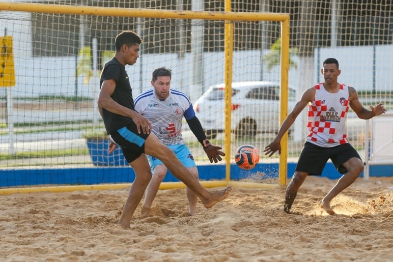 mais de 40 equipes participaram do festival de esportes de praia em lucas do rio verde