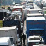 rodovia dos imigrantes tem grande congestionamento no sentido litoral