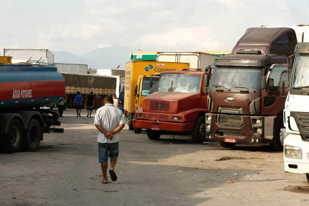 ultima parcela dos auxilios caminhoneiro e taxista sera paga hoje scaled