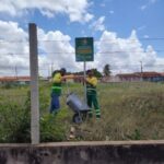 limpurb instala placas orientativas em locais publicos utilizados como pontos de descarte irregular de lixo