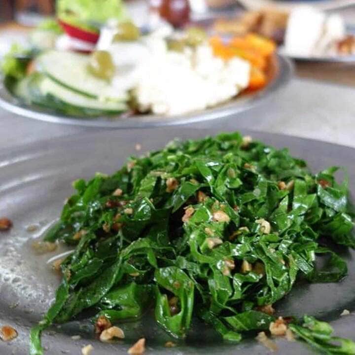 como fazer couve refogada