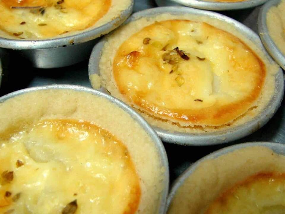 como fazer empada de queijo com cebola