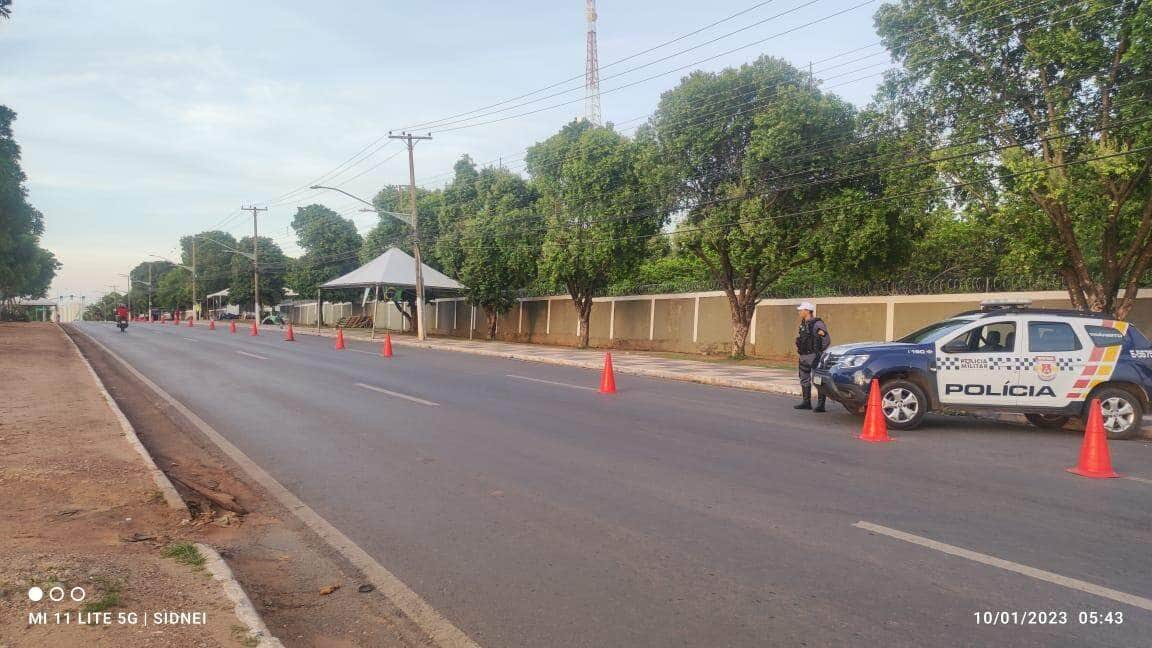 PM desmobiliza acampamento em frente ao Exercito 1