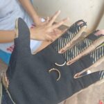 Bombeiros removem anel preso em dedo de adolescente