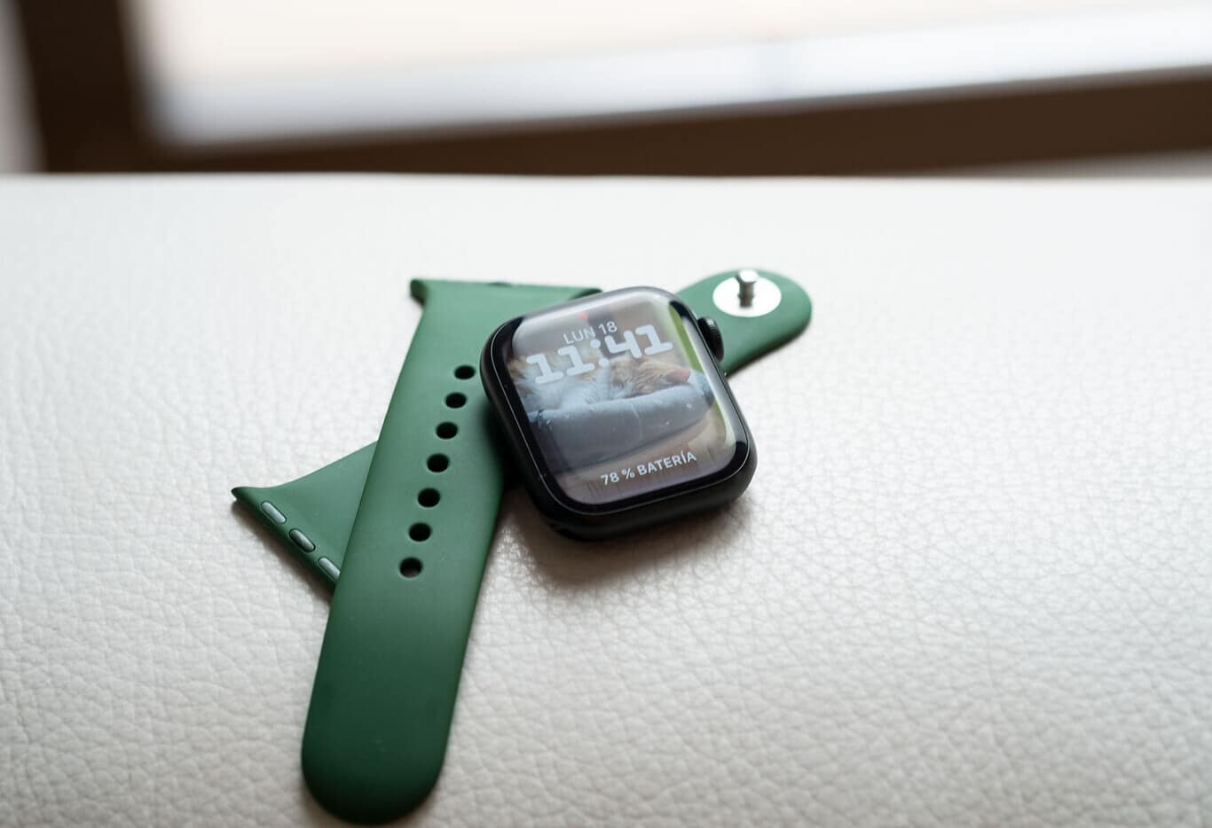 A curvatura das bordas seria semelhante à do Apple Watch. 
