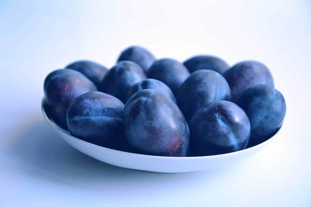 Emagrecimento: 6 frutas que ajudam a perder peso 9 Emagreça em 2023: Como perder peso tomando chá de ameixa?