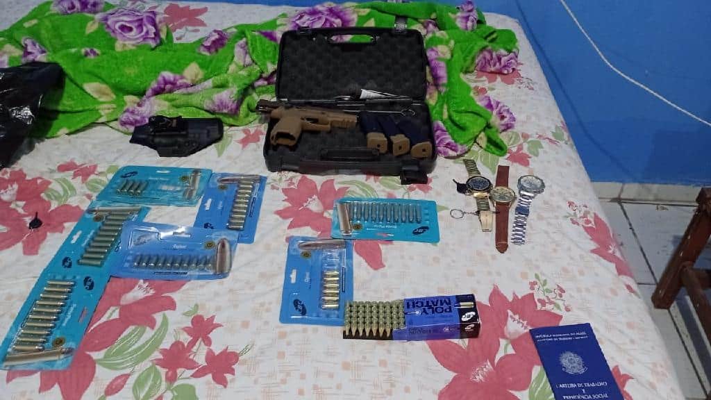 policia civil apreende drogas arma e municoes durante cumprimento de buscas para apurar furto em araguaiana