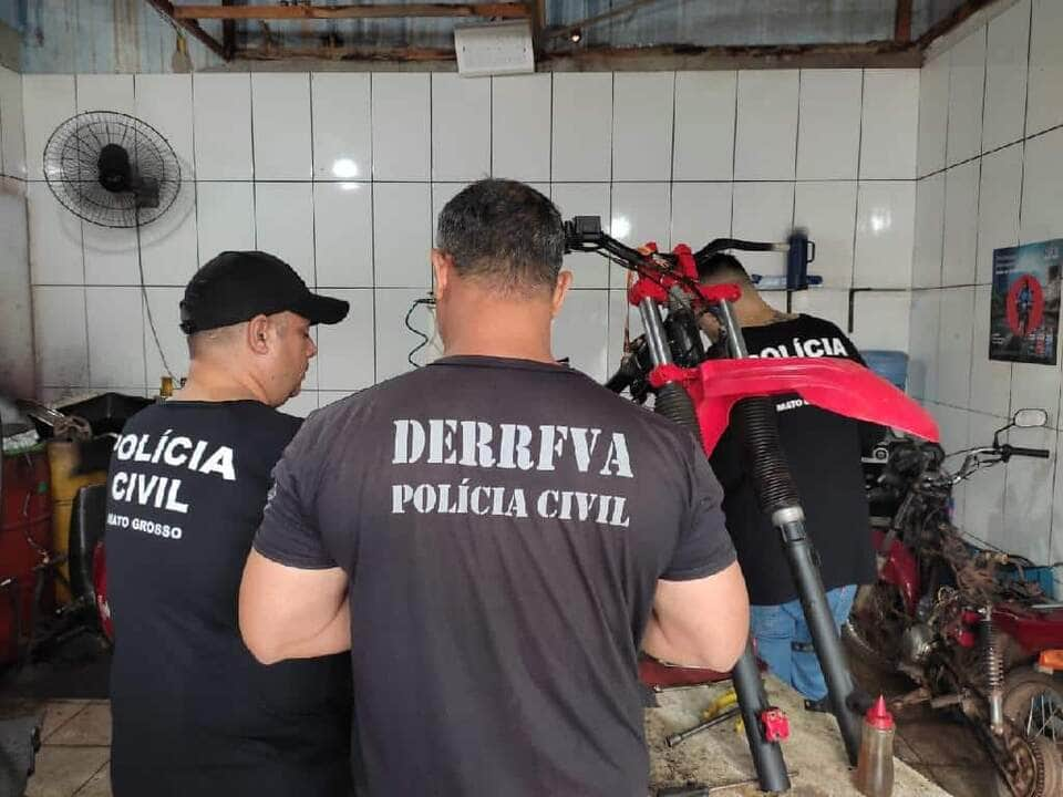 proprietario de motocicleta com sinais de adulteracao e preso por receptacao em cuiaba