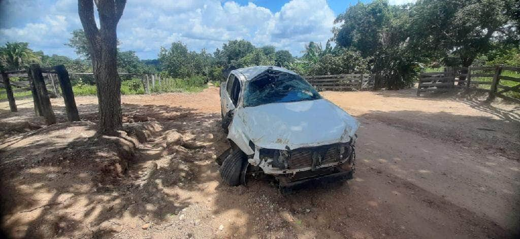 suspeito de furar ordem de parada e fugir com camionete e preso pela policia civil na regiao de fronteira