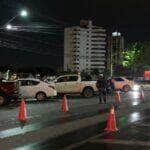 tres motoristas sao presos por embriaguez ao volante e 15 veiculos sao removidos em cuiaba