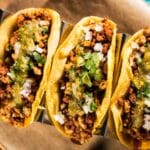 Experimente os deliciosos tacos mexicanos, são uma delícia