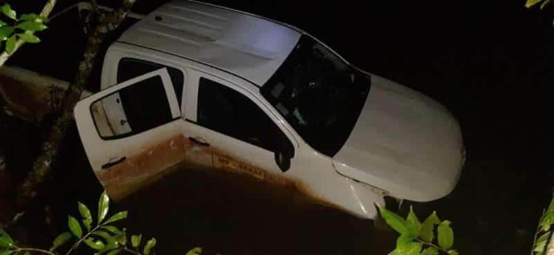 Vídeo; criança indígena morre afogada após caminhonete da Funai cair em rio