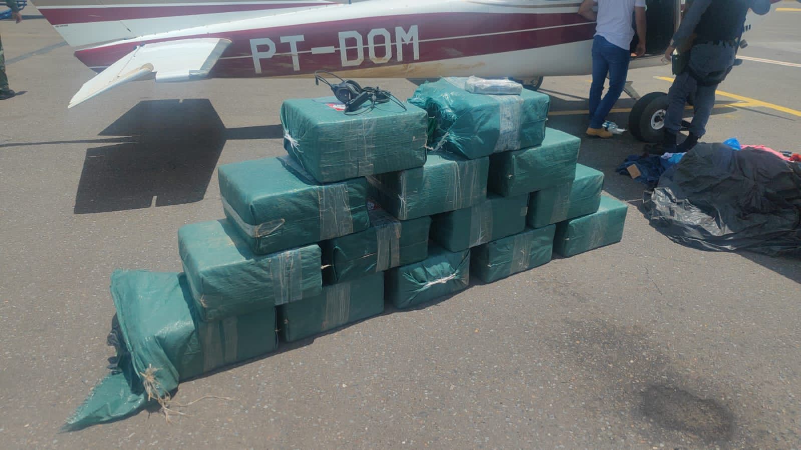 Avião carregado com quase meia tonelada de droga é apreendido em Sinop