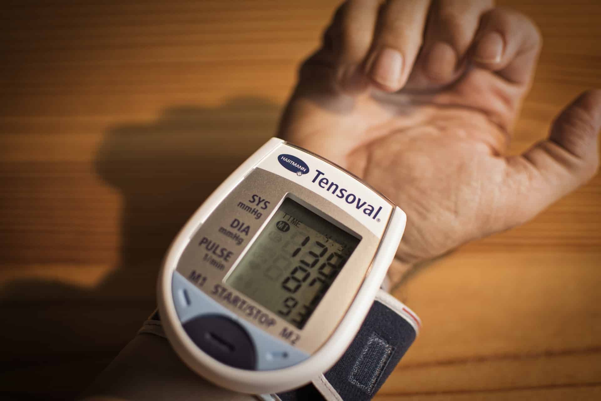 Você tem medo da hipertensão?: 4 hábitos que aumentam a pressão arterial