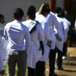 brasil tem 546 mil medicos proporcao e de 2 56 por mil habitantes