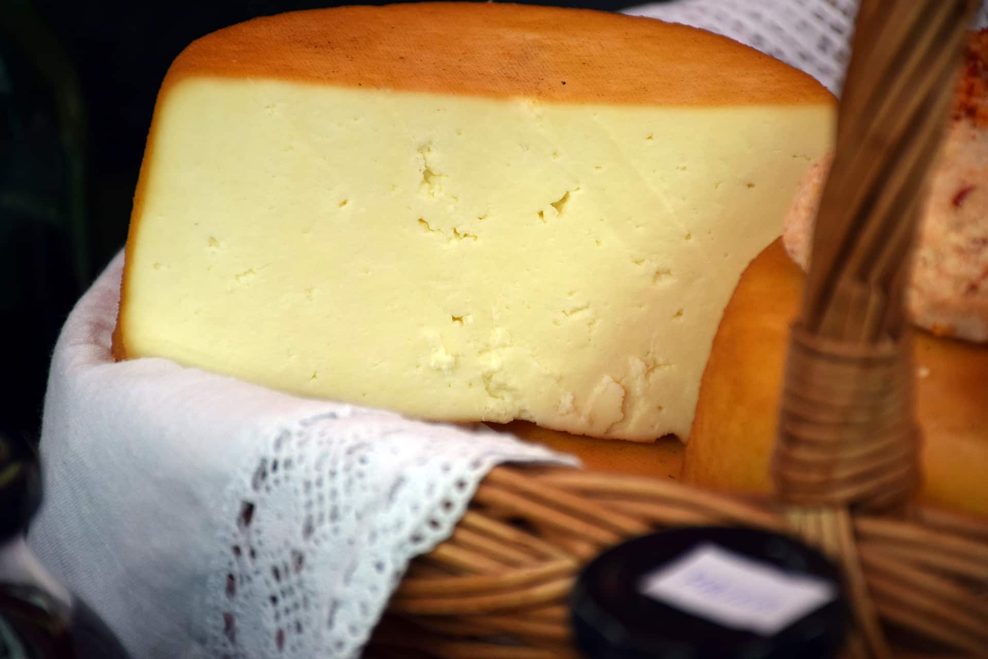 Qual é o melhor queijo para os ossos e qual engorda menos?