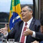dino celebra recadastramento de quase 70 mil armas e reforca brasil nao e faroeste de filme
