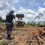 estado apreende oito tratores em operacao integrada contra desmatamento ilegal