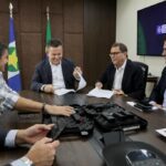 governador regulamenta auxilio fardamento aos policiais penais de mt