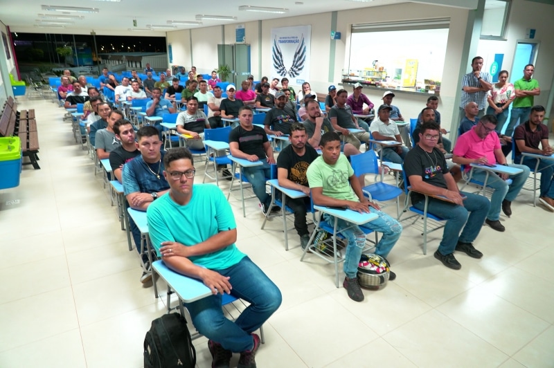 mais de 100 alunos participam de aula inaugural do programa qualifica lucas