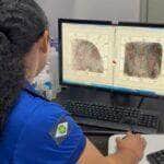 papiloscopistas identificam vitima encontrada em estado avancado de decomposicao
