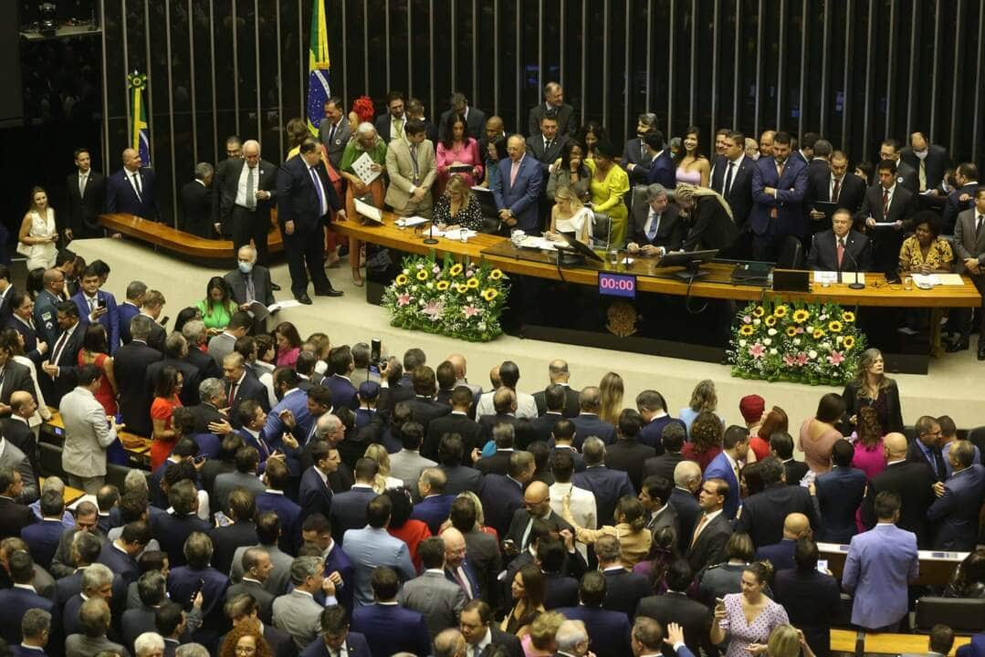 parlamentares tomam posse na camara dos deputados scaled