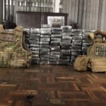 pf e pc pr prendem quatro pessoas com mais de 262 kg de cocaina no porto de paranagua pr
