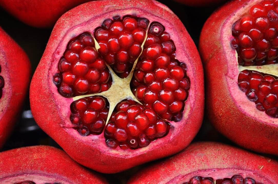 Quais são as frutas da estação neste mês de fevereiro?