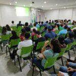 tecnicos do indea e do mapa dao palestras em propriedades na fronteira para prevenir gripe aviaria em mt