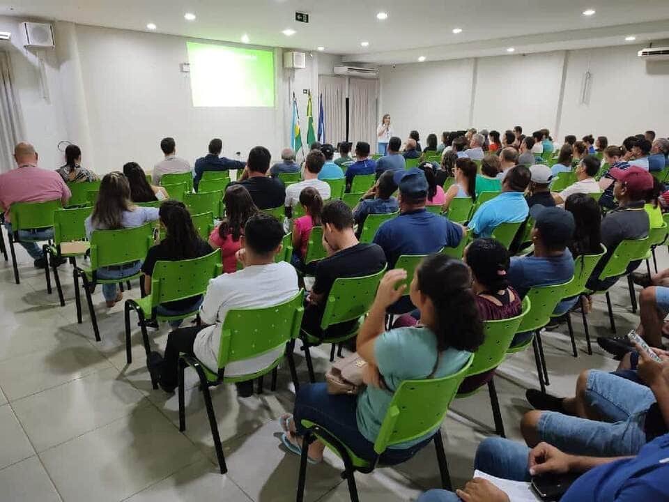 tecnicos do indea e do mapa dao palestras em propriedades na fronteira para prevenir gripe aviaria em mt