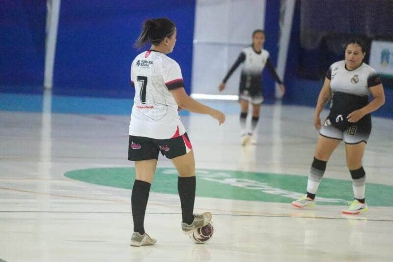 7ª copa batom de futsal e voleibol incentiva participacao feminina no esporte