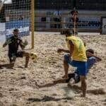 brasil bate uruguai na estreia da copa america de beach soccer