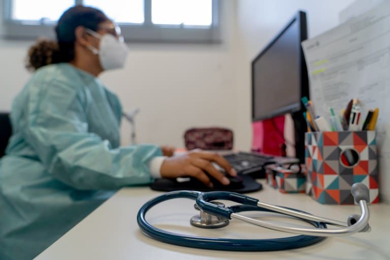governo anuncia retomada do mais medicos para o brasil