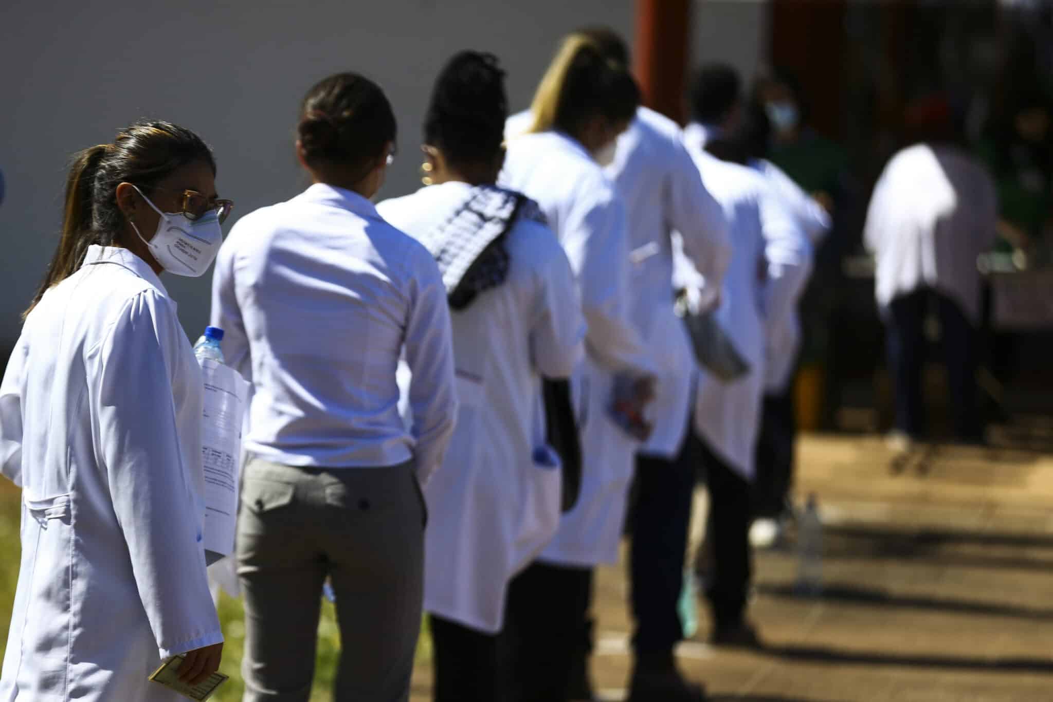 governo relanca mais medicos brasileiros terao prioridade scaled