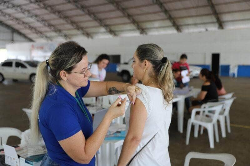 lucas do rio verde recebe carreta do amor em alusao ao mes da mulher