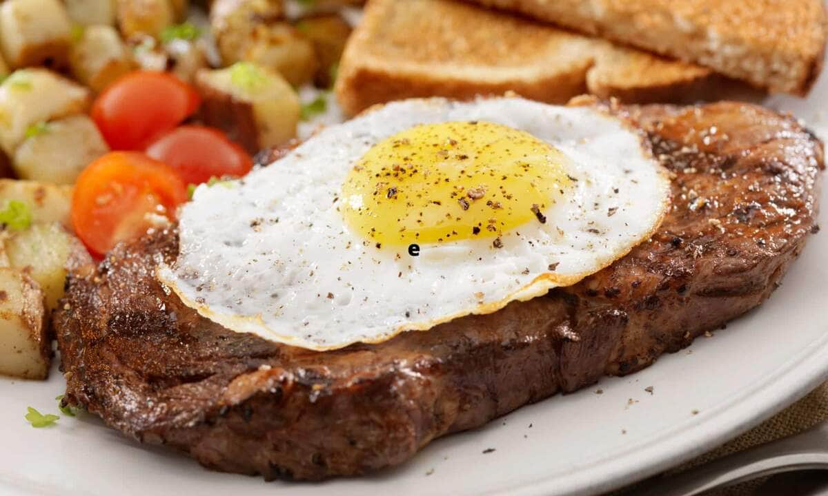 como fazer bife a cavalo