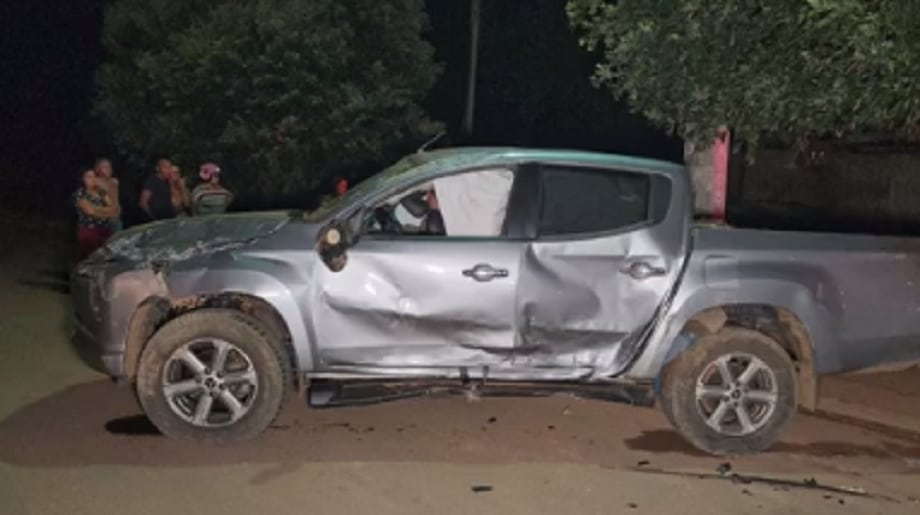 Caminhonete capota e motorista fica ferida no Norte de Mato Grosso