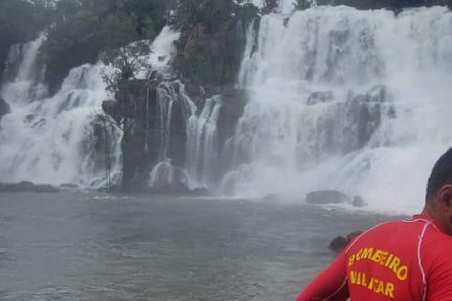 Jovem de 19 anos morre afogado dentro de cachoeira em Mato Grosso