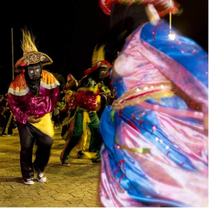 MASCARADOS DE POCONE