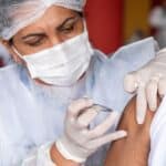 Moradores de Rondonopolis com mais de 18 anos podem receber vacina bivalente