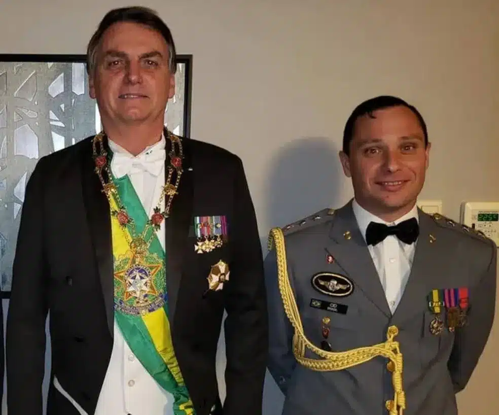Operacao para resgatar joias milionarias comecou com pedido de Bolsonaro