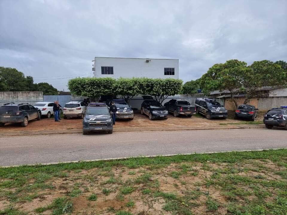 Policia prende 11 pessoas em operacao de combate ao trafico em Apiacas